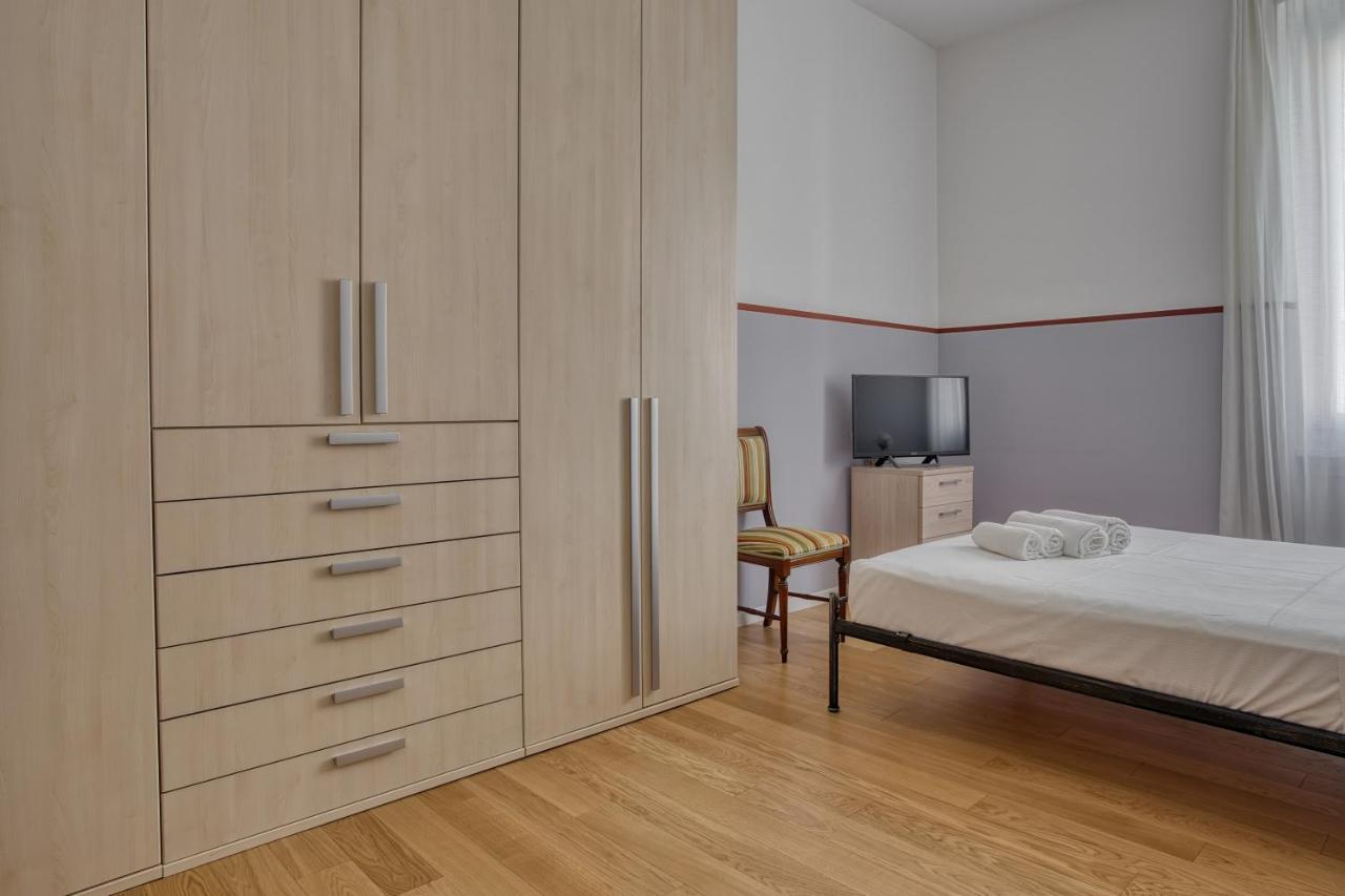 Апартаменти Joivy Lovely Apt, Easy Access To Centre Мілан Екстер'єр фото
